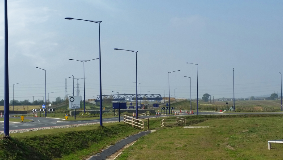 Project Lead_ Urbis Schreder _ Installation_ London Gateway _ Product_ Valmont SWT poles-h1.1