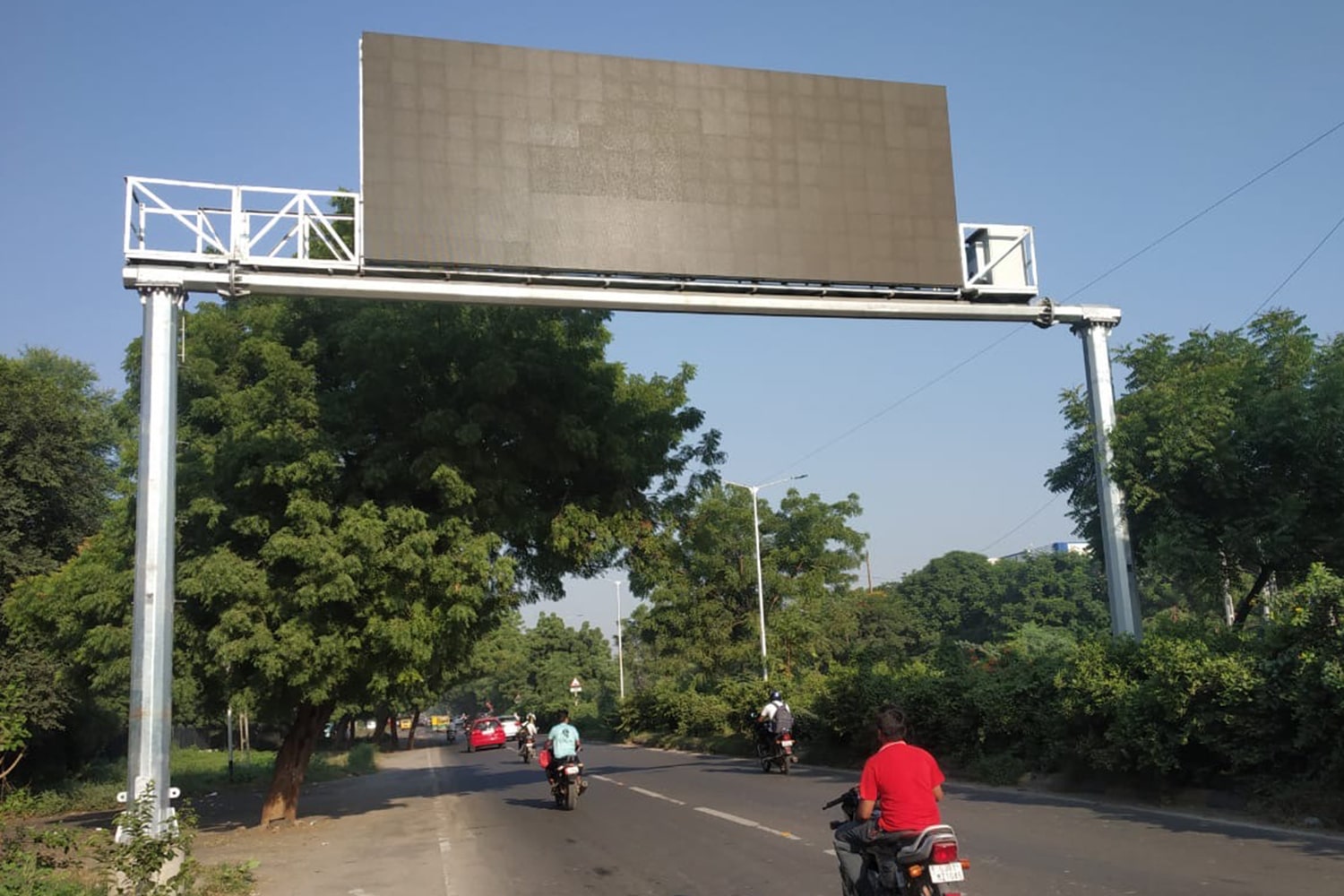 Dual-pole-Gantry_Ahmedabad-smart-city-(2)-min