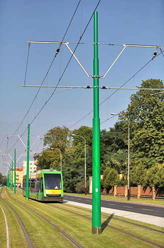 SŁUPY TRAKCYJNE I AKCESORIA